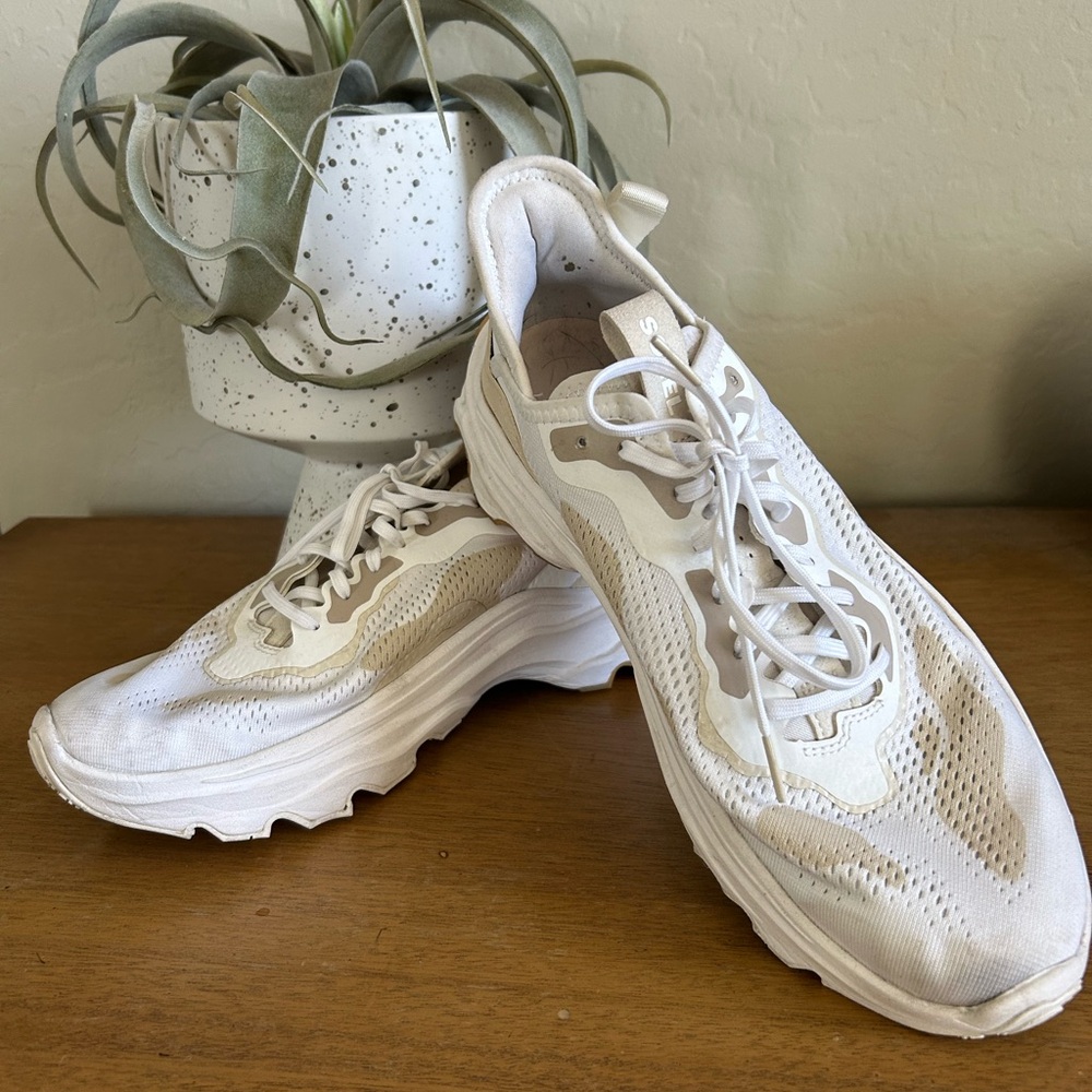 Sorel Kinetic White Athletic Shoes Chunky Design